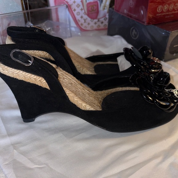 CHANEL Black Espadrille Sandals - Picture 3 of 9